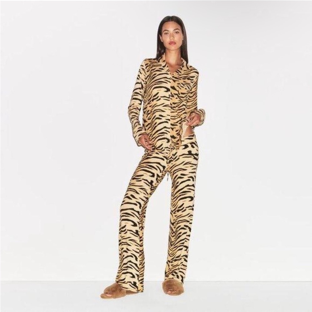 ISO DO NOT BUY! Skims Tiger Print Pajamas Long Sleeve Shirt Pants Matching Set